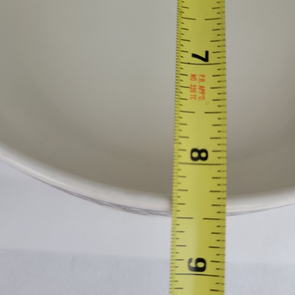 Mikasa Intaglio Arabella Round Vegetable "Oven to Table" Baking Bowl  8 3/8” Dia - Picture 2 of 4